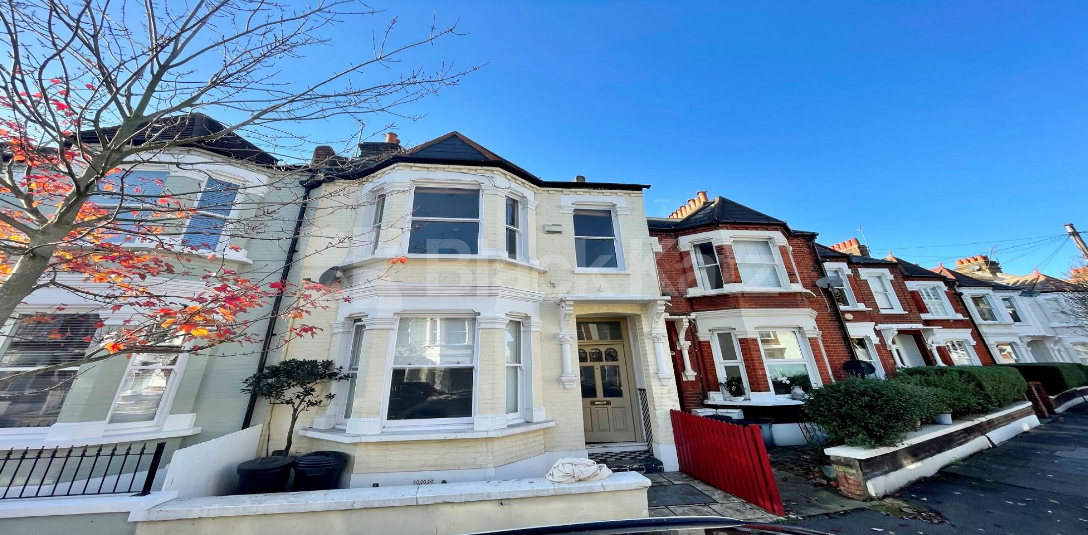 			LET , 2 Bedroom, 1 bath, 1 reception Ground Floor Flat			 Tregarvon Road, Clapham Junction/Common