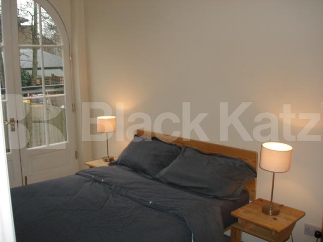 			2 Bedroom, 1 bath, 1 reception Apartment			 Tredgar Grove, Mile End