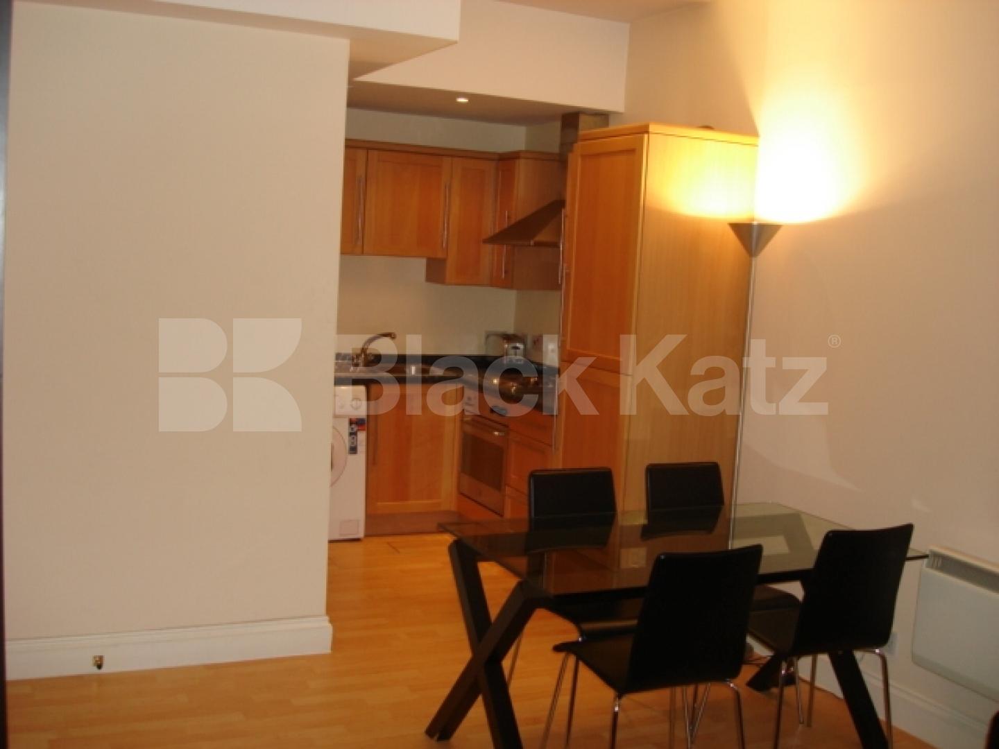 			2 Bedroom, 1 bath, 1 reception Apartment			 Tredgar Grove, Mile End