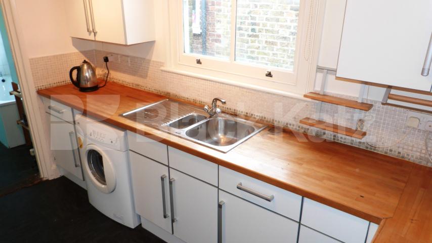 			Garden Flat !, 1 Bedroom, 1 bath, 1 reception Flat			 Terront Road, Turnpike Lane
