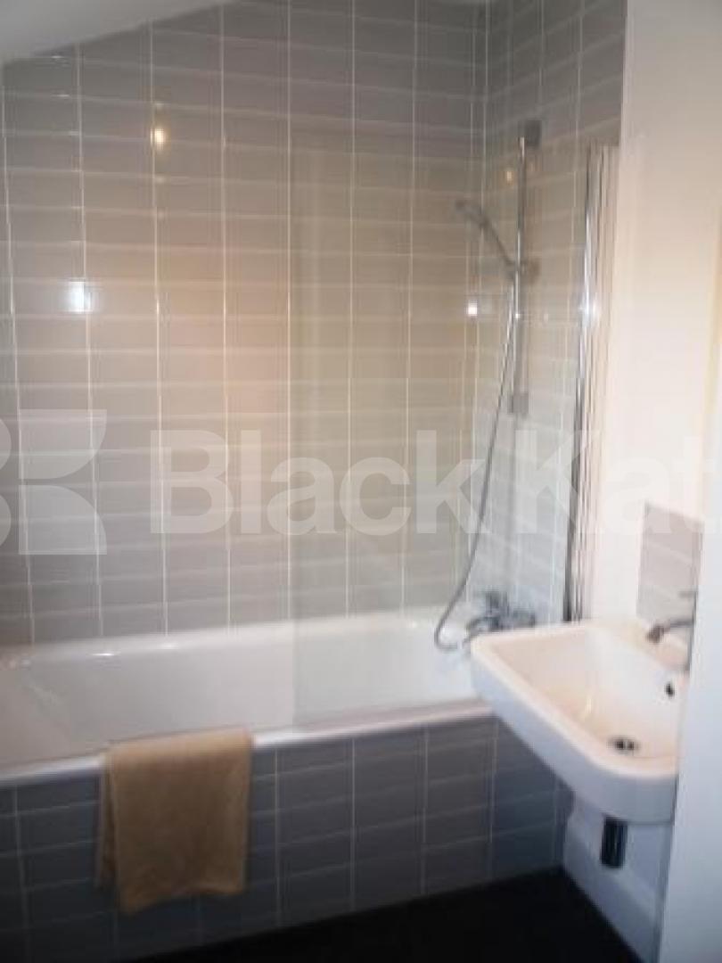 			NEW INSTRUCTION!, 4 Bedroom, 1 bath, 1 reception House			 Truro Road, Bounds Green