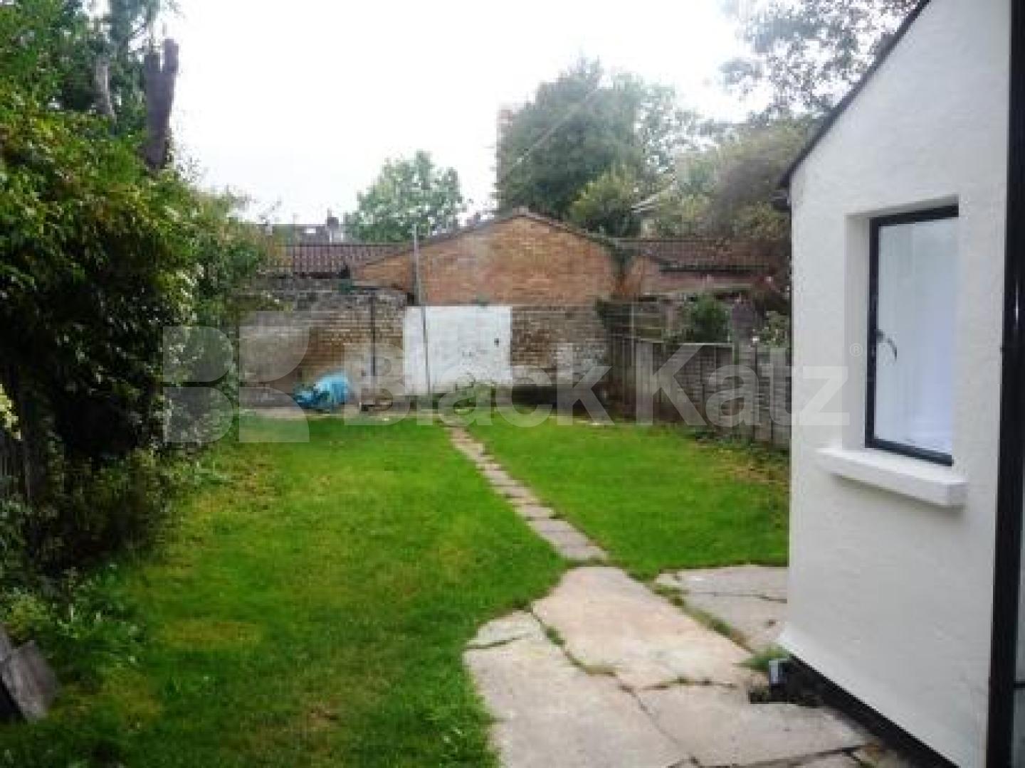 			NEW INSTRUCTION!, 4 Bedroom, 1 bath, 1 reception House			 Truro Road, Bounds Green