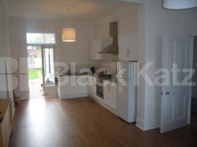 			NEW INSTRUCTION!, 4 Bedroom, 1 bath, 1 reception House			 Truro Road, Bounds Green