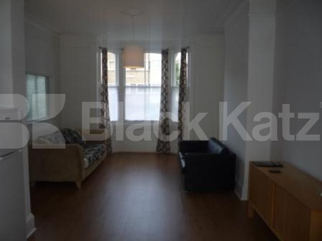 			NEW INSTRUCTION!, 4 Bedroom, 1 bath, 1 reception House			 Truro Road, Bounds Green