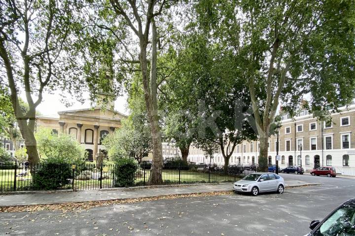 One of the most desirable areas in SE1  Trinity Church Square, Borough