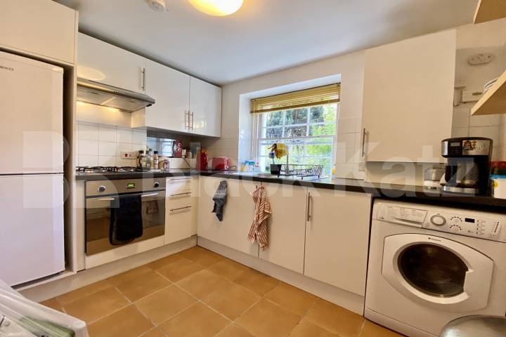 One of the most desirable areas in SE1  Trinity Church Square, Borough