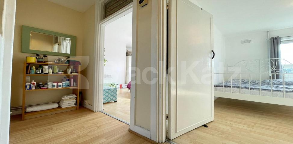 			LET, 2 Bedroom, 1 bath, 1 reception Maisonette			 Tanner Street , London Bridge