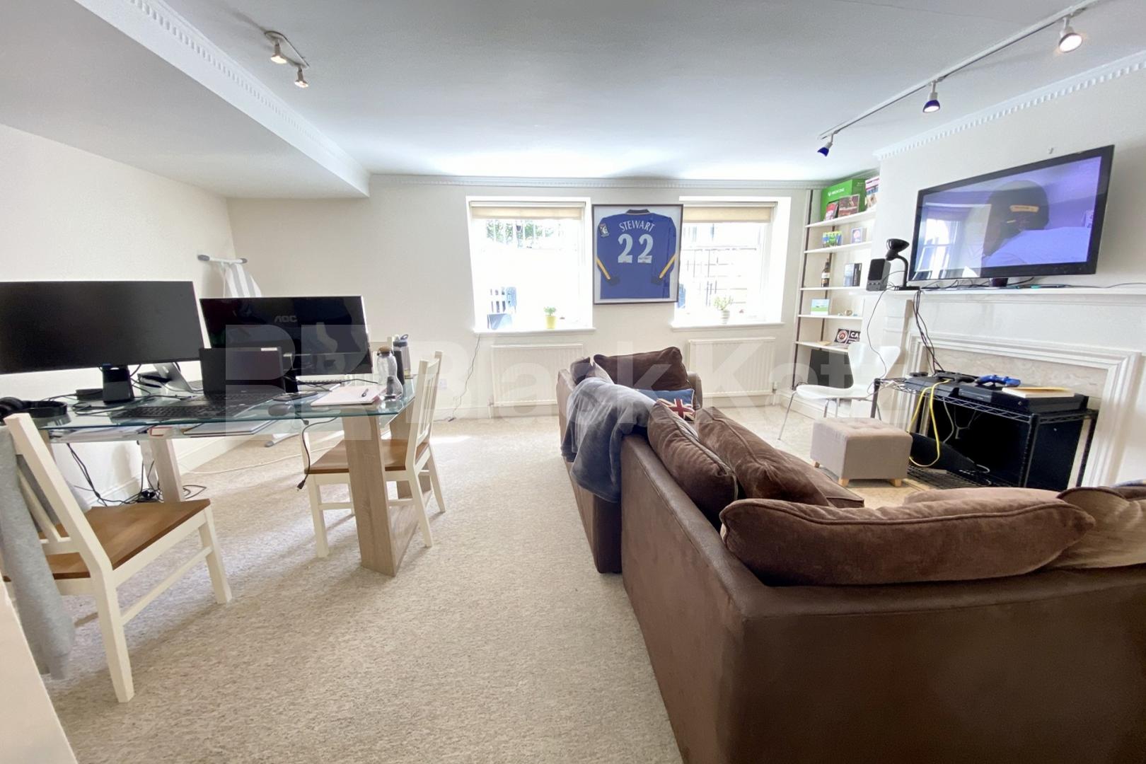 One of the most desirable areas in SE1  Trinity Church Square, Borough