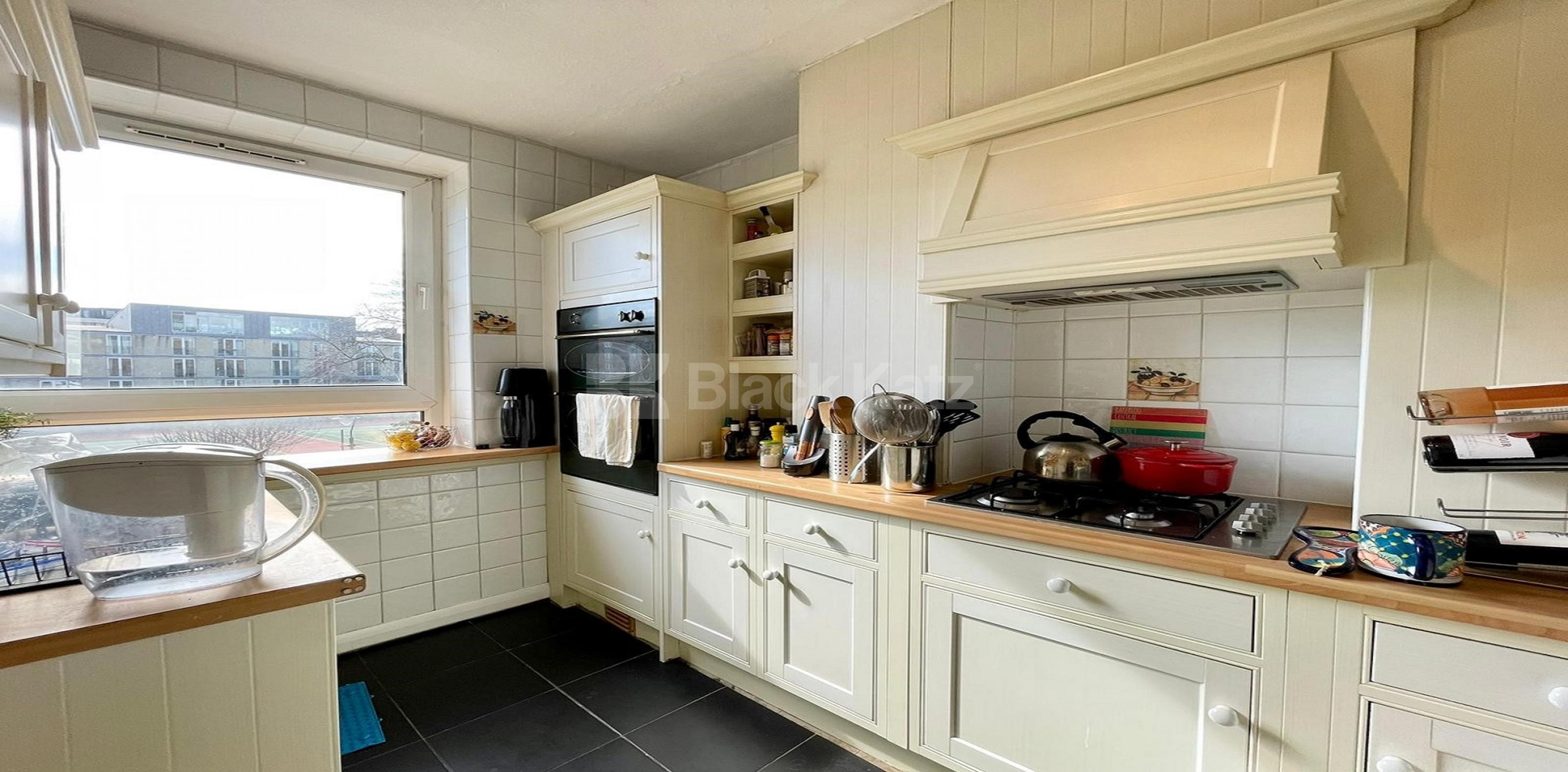 			LET, 2 Bedroom, 1 bath, 1 reception Maisonette			 Tanner Street , London Bridge SE1