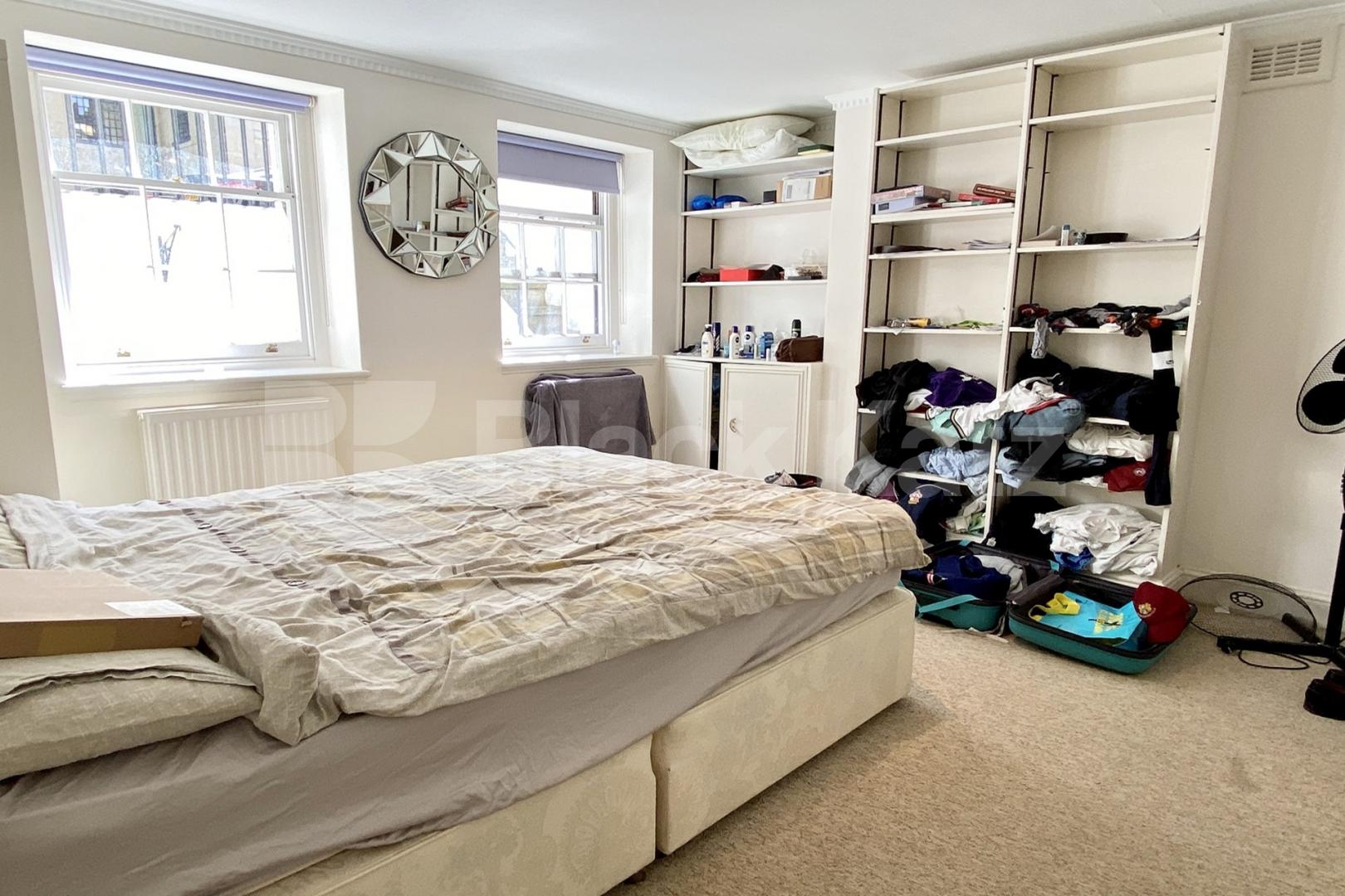 One of the most desirable areas in SE1  Trinity Church Square, Borough