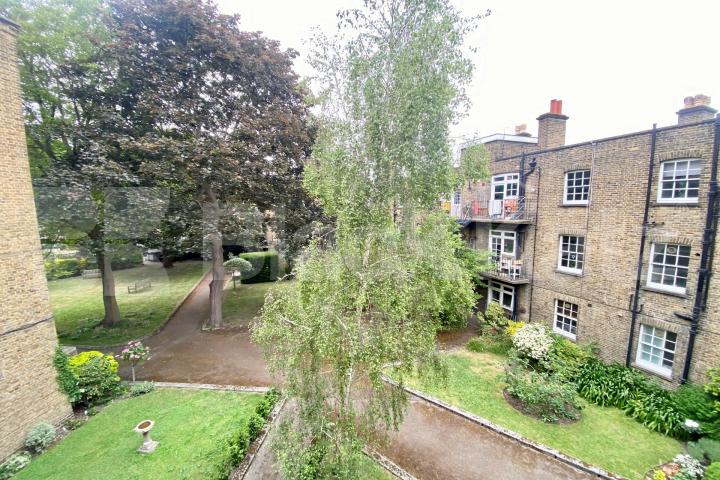 Superbly located, top floor three double bedroomed apartment  Tamar House - Kennington Lane, Kennington 