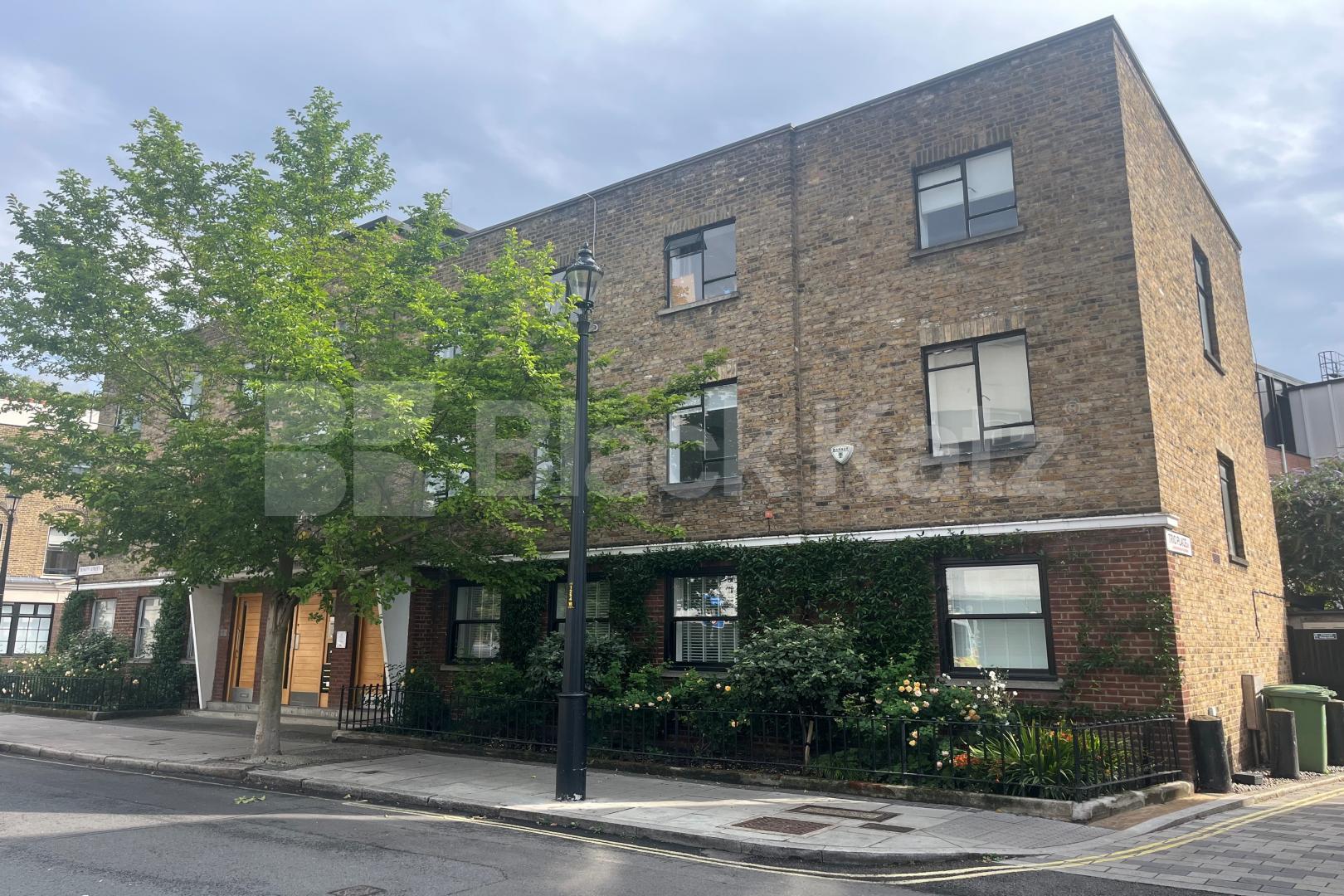 Top floor (Second) private development just off Borough High Street    Trinity Street, Borough/London Bridge