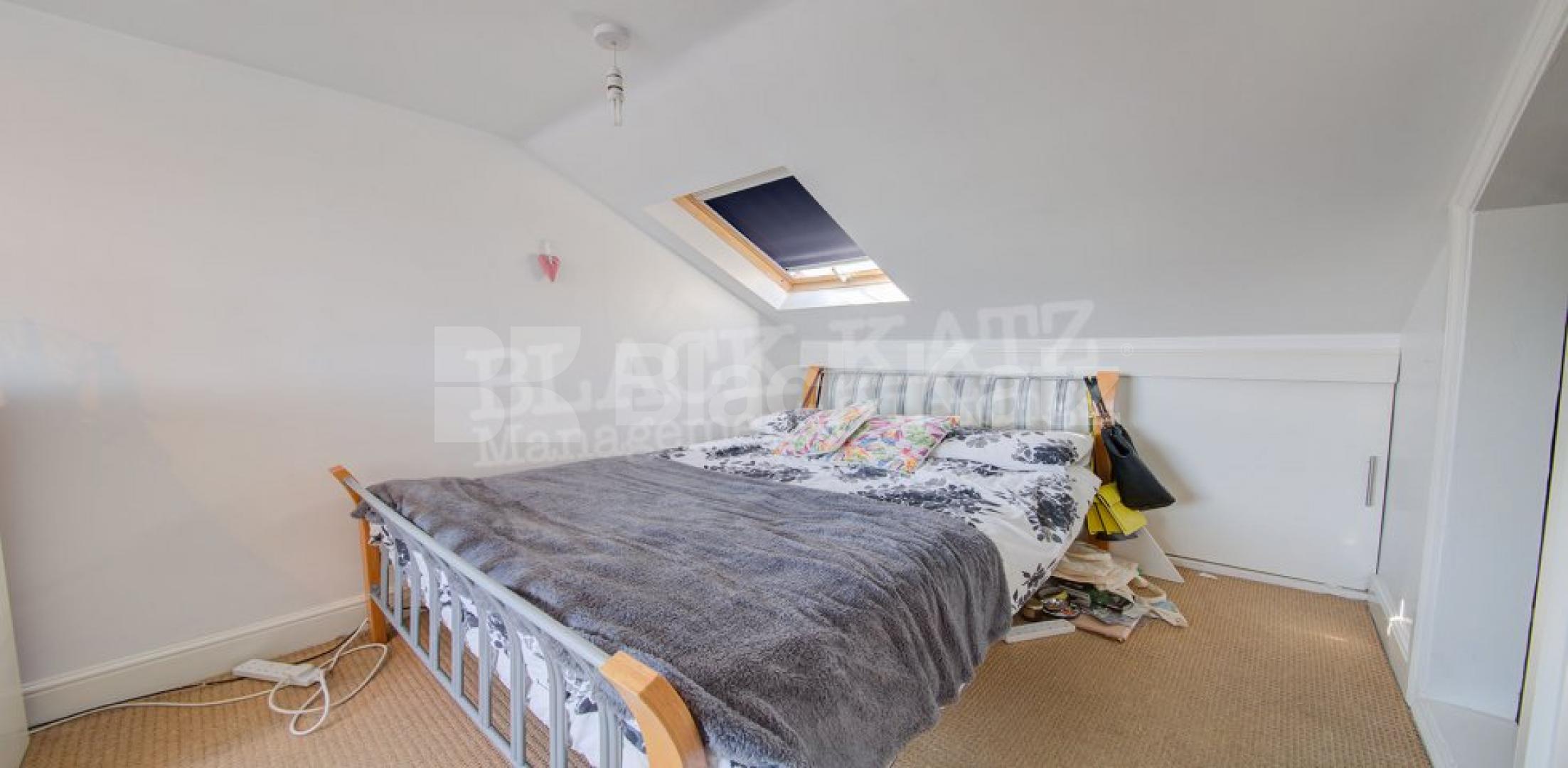 			New Instruction!, 3 Bedroom, 1 bath, 1 reception Flat			 Hanley Road , Finsbury Park / Crouch End