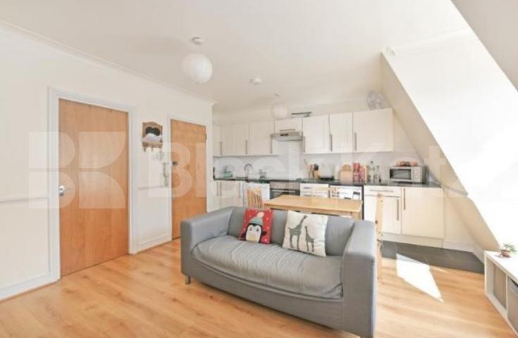 			New Instruction!, 1 Bedroom, 1 bath, 1 reception Flat			 Topsfield Parade, Crouch End N8