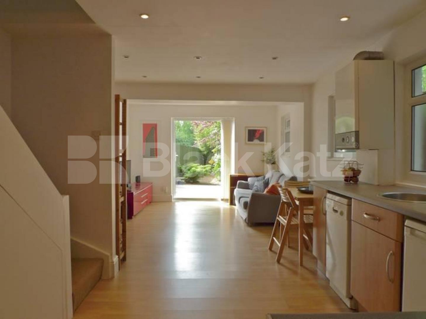 			NEW INSTRUCTION! A MUST SEE!!, 1 Bedroom, 1 bath, 1 reception Ground Floor Maisonette			 Turle Road , FINSBURY PARK-STROUD GREEN