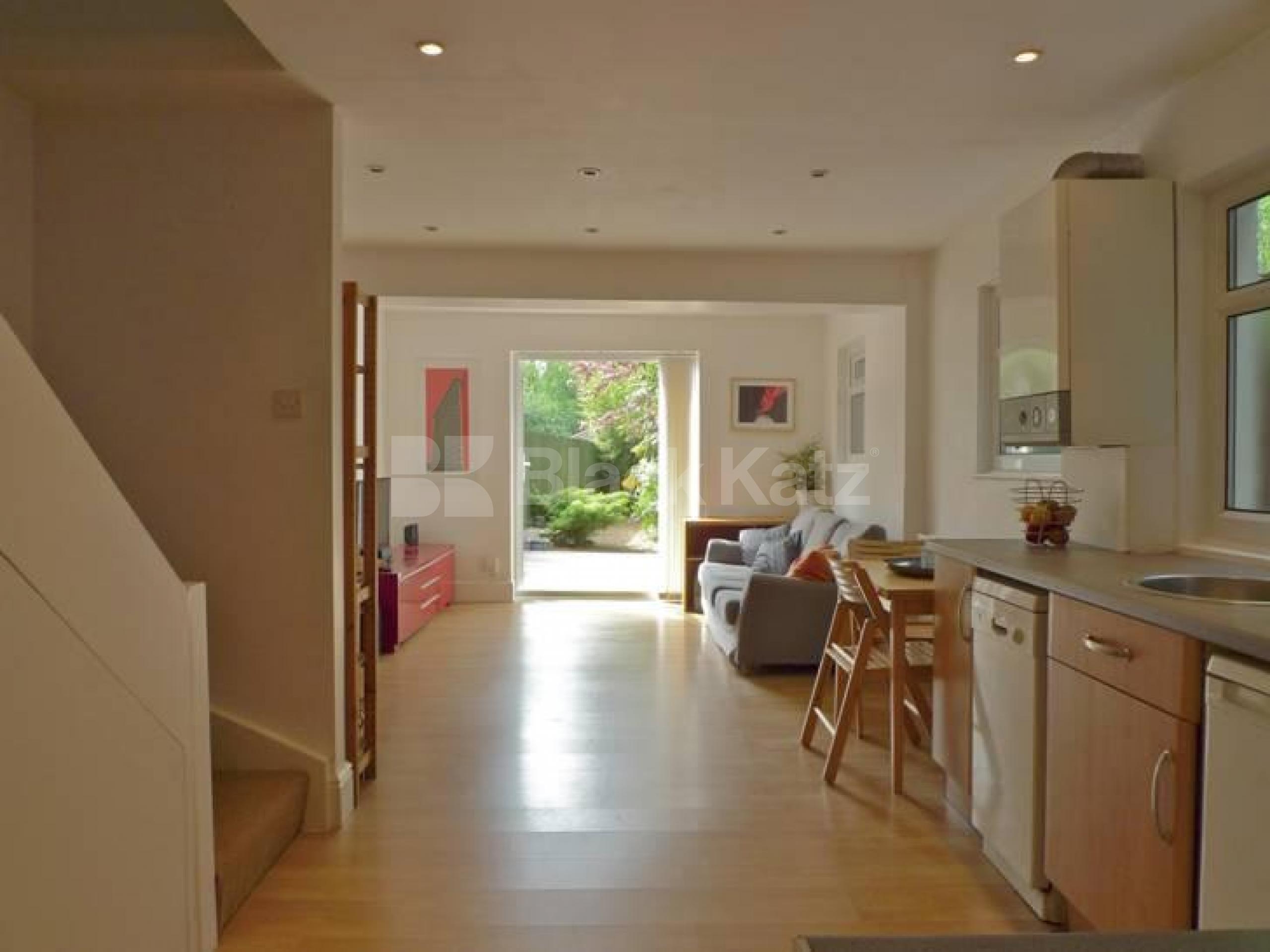 			NEW INSTRUCTION! A MUST SEE!!, 1 Bedroom, 1 bath, 1 reception Ground Floor Maisonette			 Turle Road , FINSBURY PARK-STROUD GREEN N4