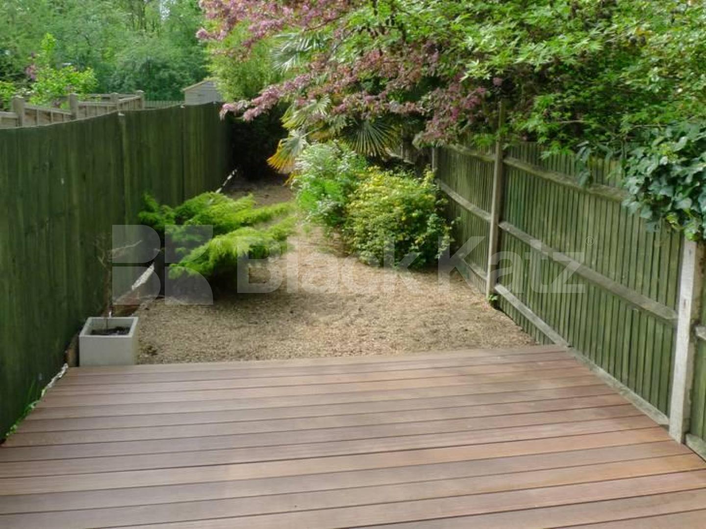 			NEW INSTRUCTION! A MUST SEE!!, 1 Bedroom, 1 bath, 1 reception Ground Floor Maisonette			 Turle Road , FINSBURY PARK-STROUD GREEN