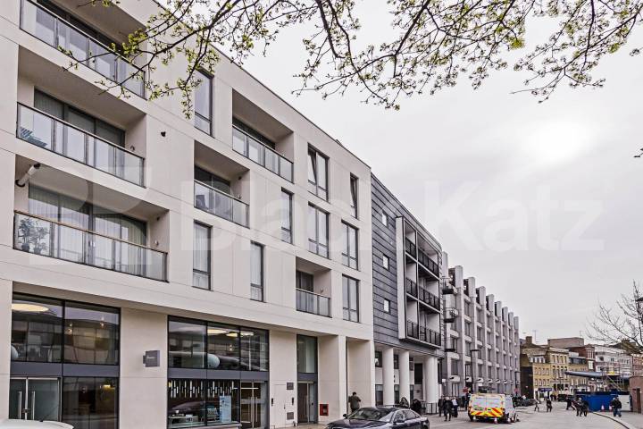 located by farringdon station a 1 bedroom apartment within a new build Turnmill Street, Farringdon 