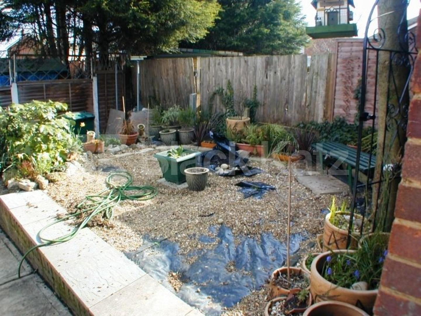 			1 Bedroom, 1 bath, 1 reception Flat			 Beaconsfield rd, New Southgate