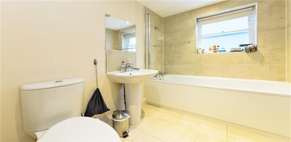 			2 Bedroom, 2 bath, 1 reception Flat			 Greencroft Gardens, West Hampstead