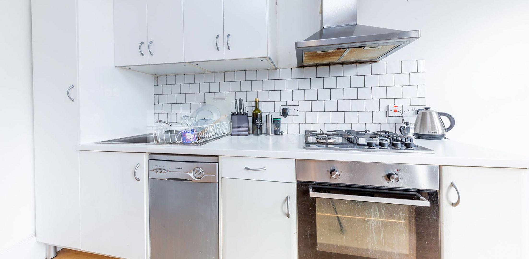 			NEW INSTRUCTION!, 2 Bedroom, 1 bath, 1 reception Flat			 Glebe Road, Crouch End