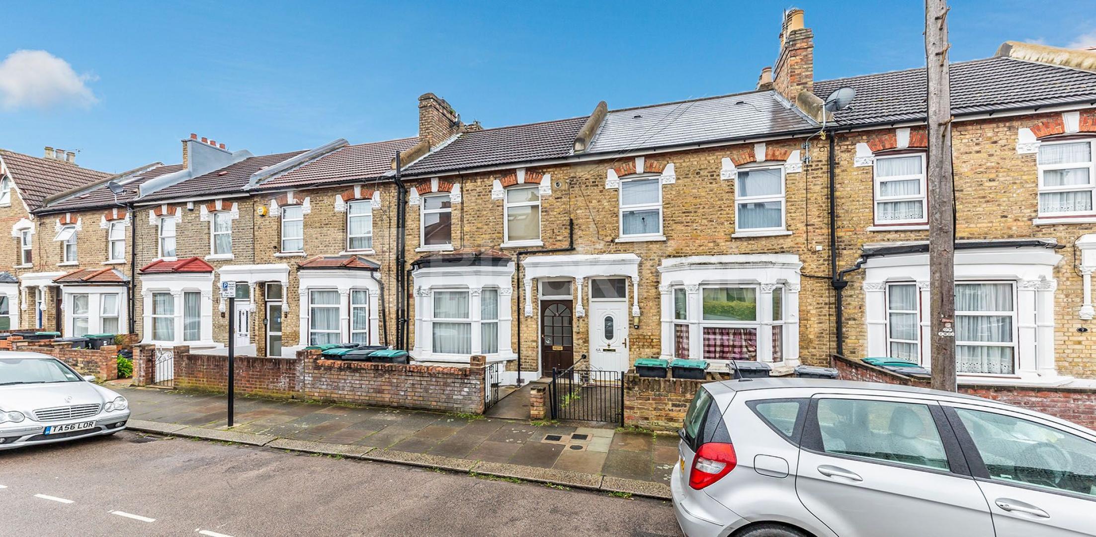 			Lovely 2 bedroom Garden flat in Bowes Park , 2 Bedroom, 1 bath, 1 reception Ground Floor Flat			 Cheshire Road , Bowes Park