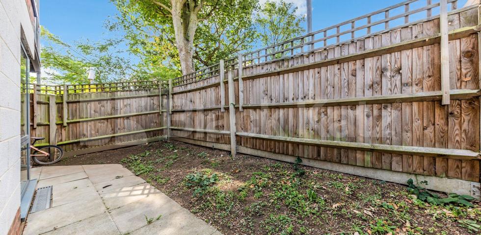 			1 Bedroom, 1 bath, 1 reception Flat			 Womersley Road, CROUCH END