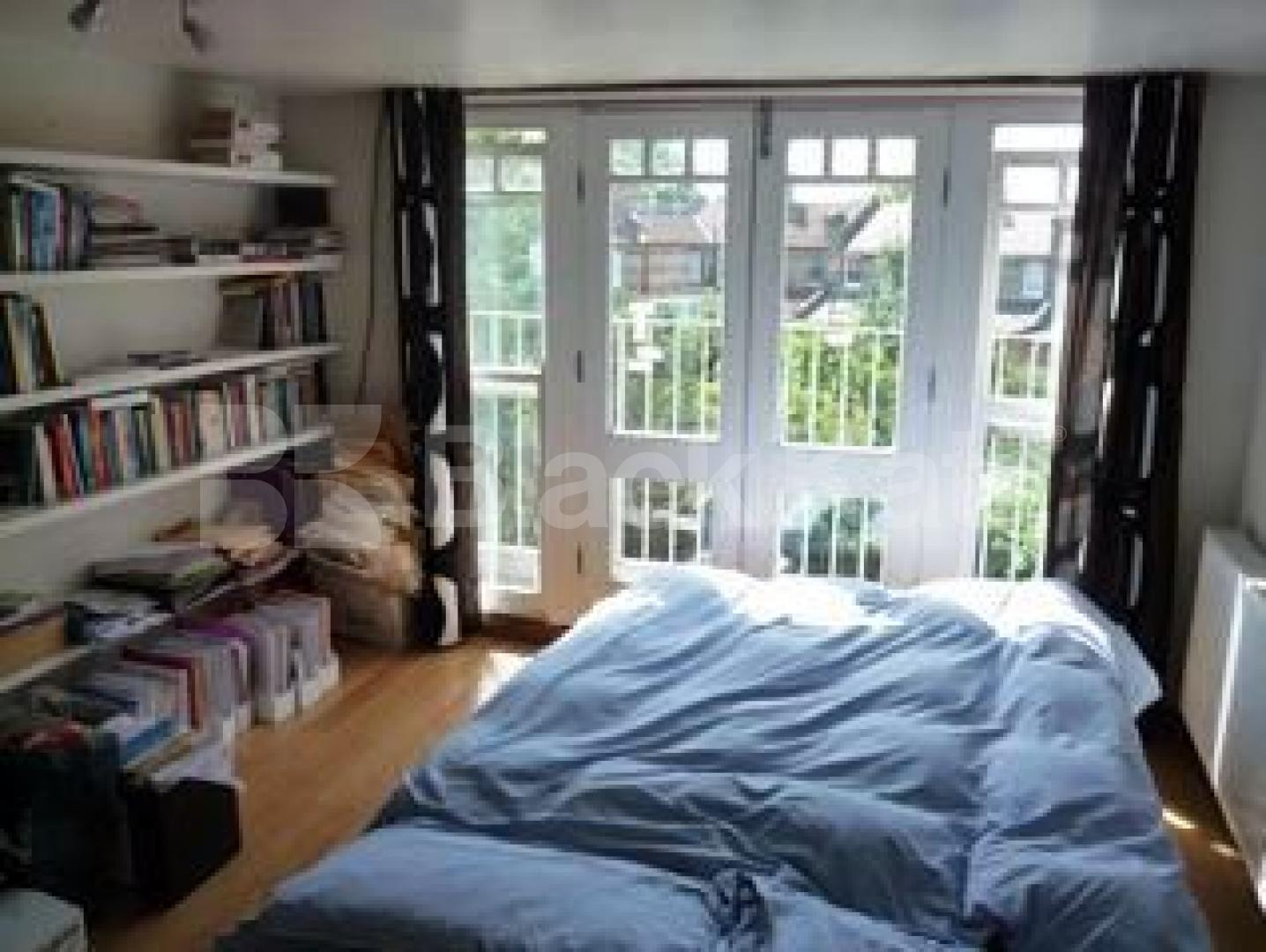 			LET!, 4 Bedroom, 1 bath, 1 reception House			 Braemar Avenue, BOUNDS GREEN/WOOD GREEN