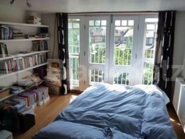 			LET!, 4 Bedroom, 1 bath, 1 reception House			 Braemar Avenue, BOUNDS GREEN/WOOD GREEN