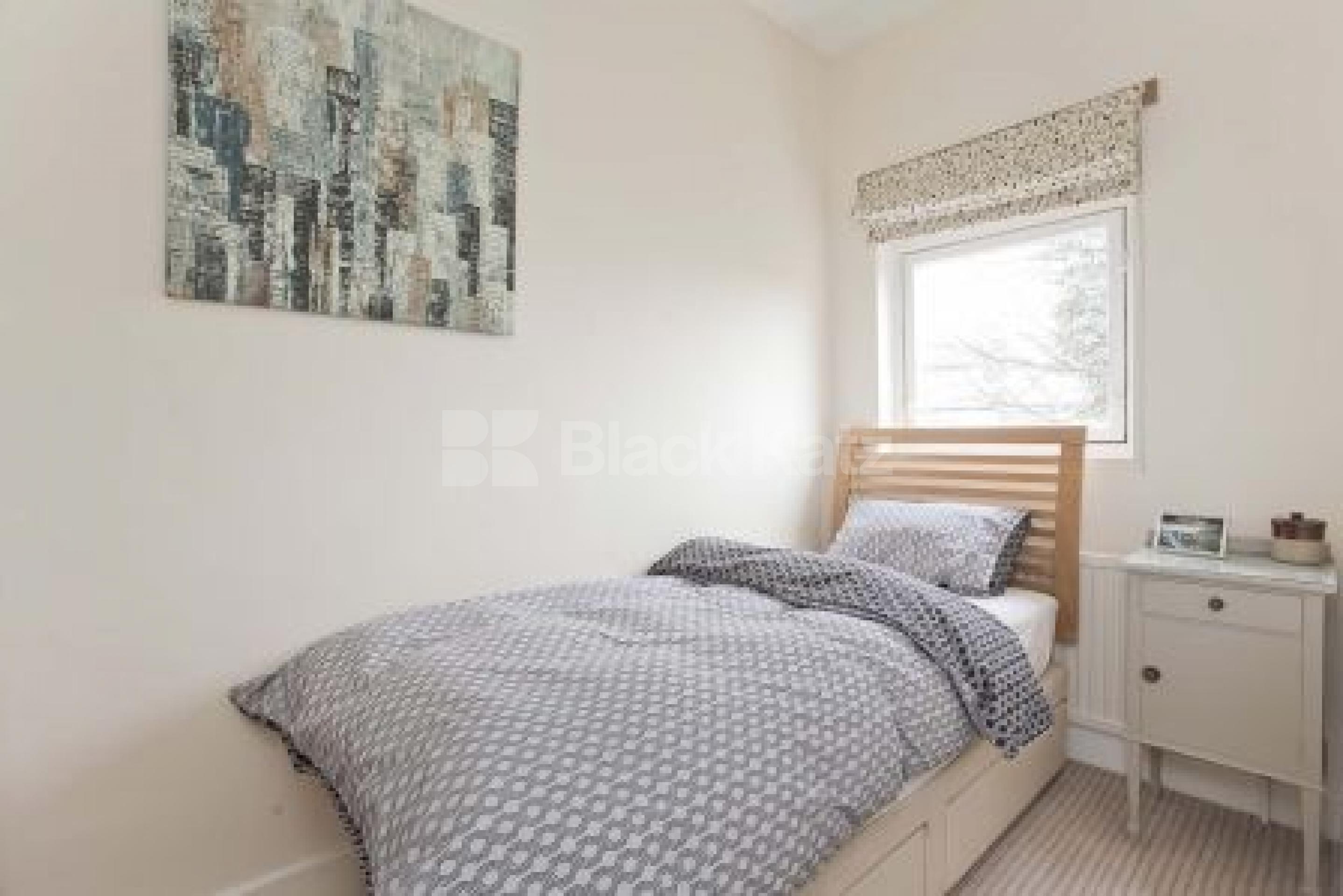 			Unique Cottage in Central Crouch End, 2 Bedroom, 1 bath, 1 reception House			 Topsfield Cottages, Crouch End N8