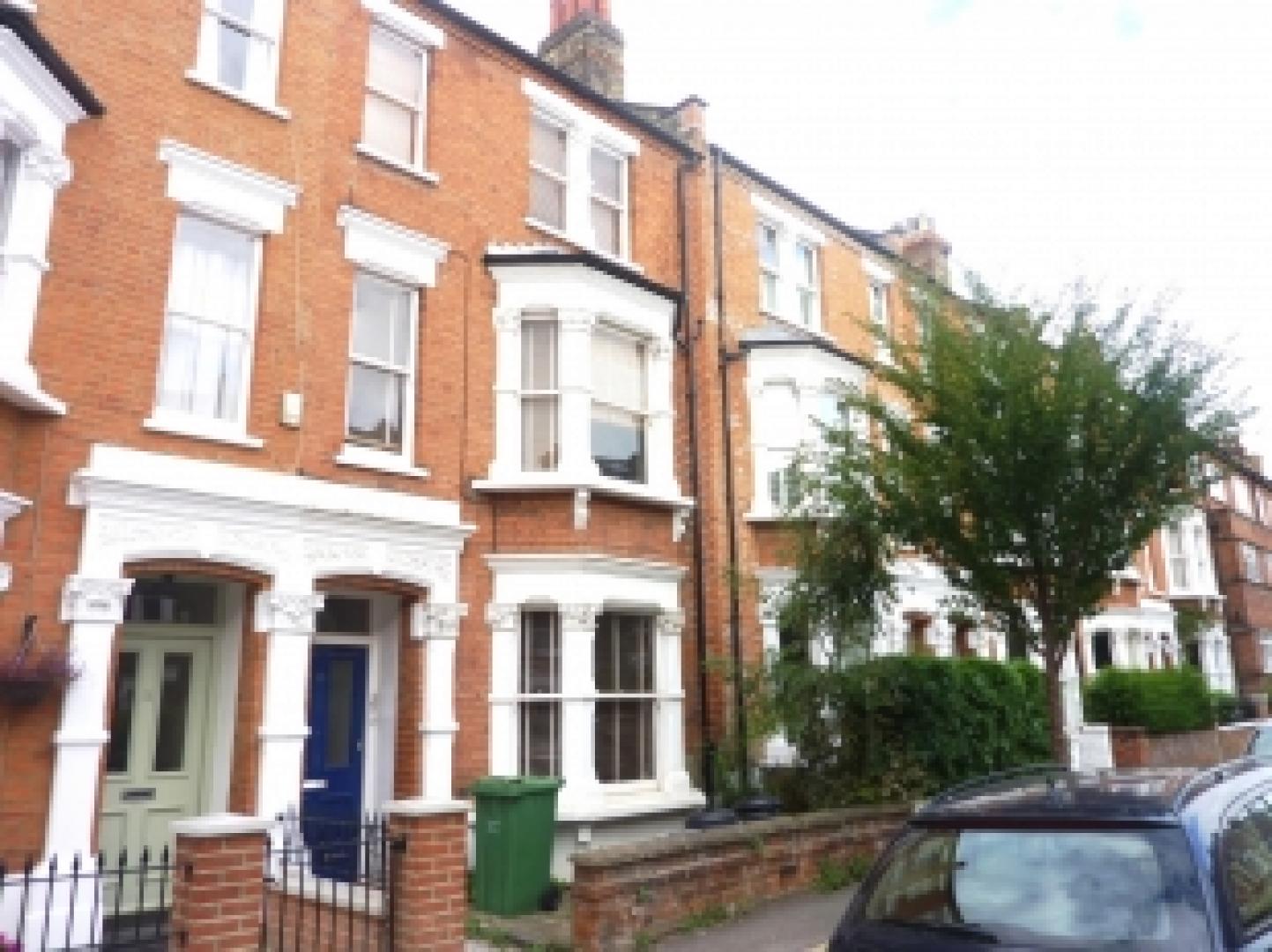			CLOSE TO HAMPSTEAD HEATH, 1 Bedroom, 1 bath, 1 reception Flat			 Mackeson Road, HAMPSTEAD