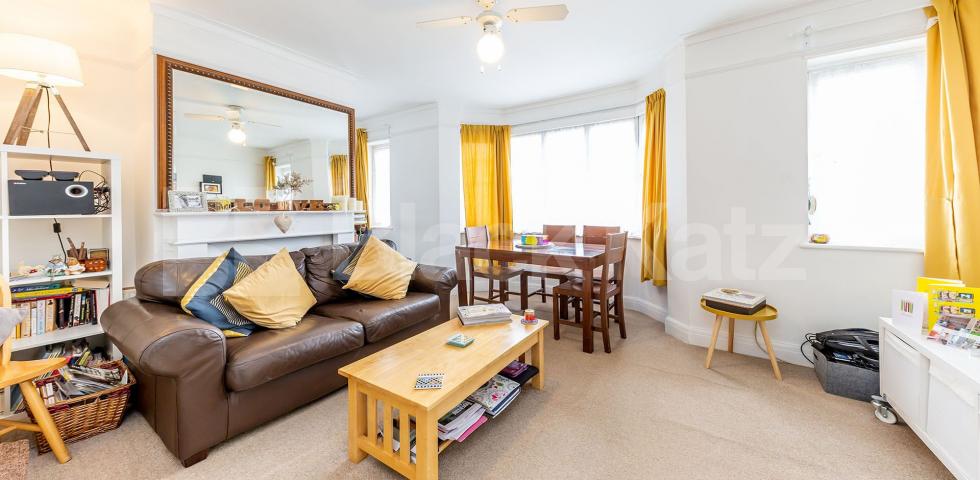 			2 Bedroom, 1 bath, 1 reception Maisonette			 Nether Street, FINCHLEY CENTRAL