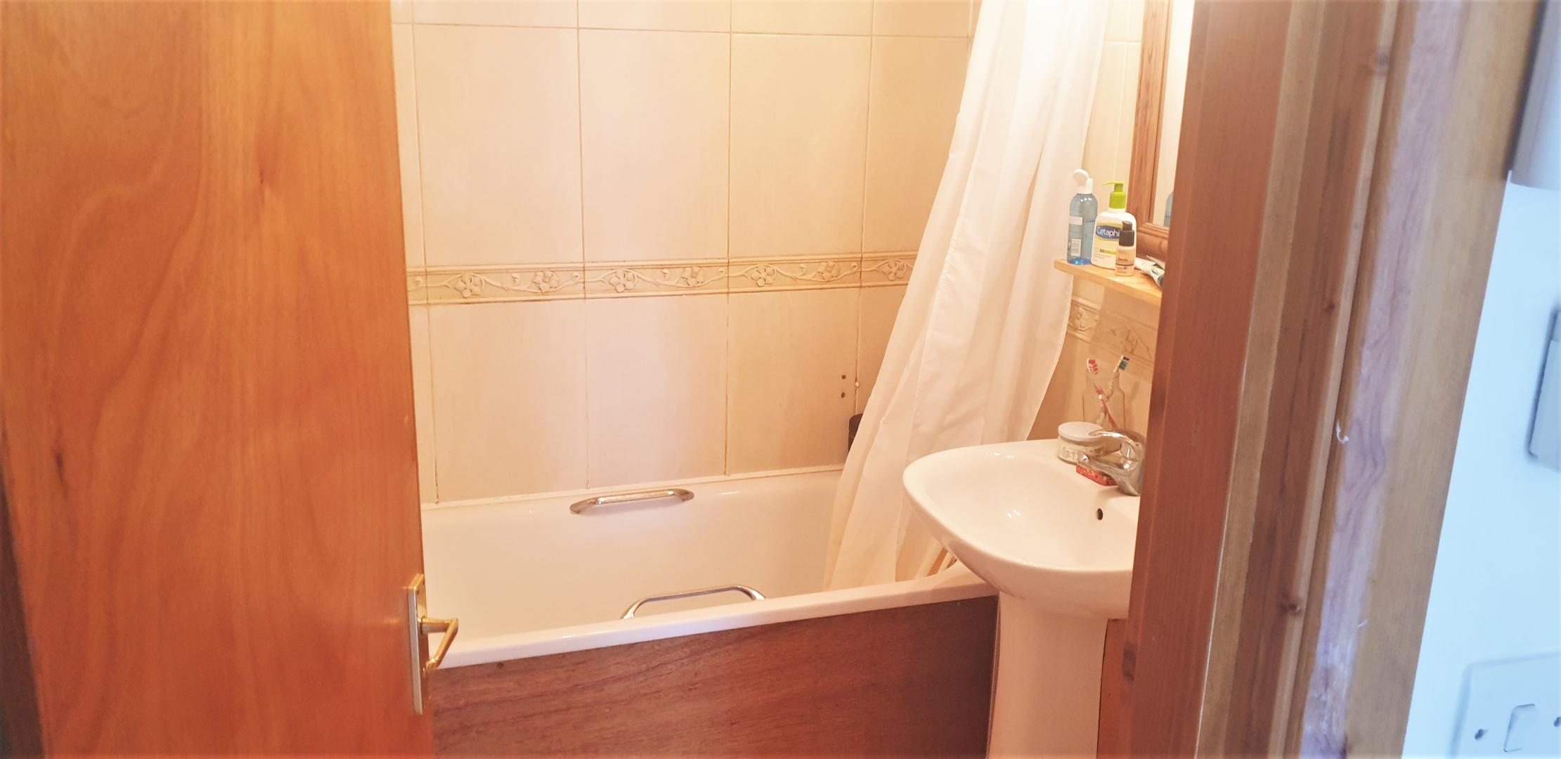 			2 Bedroom, 1 bath, 1 reception Flat			 Finchley Road, FINCHLEY ROAD