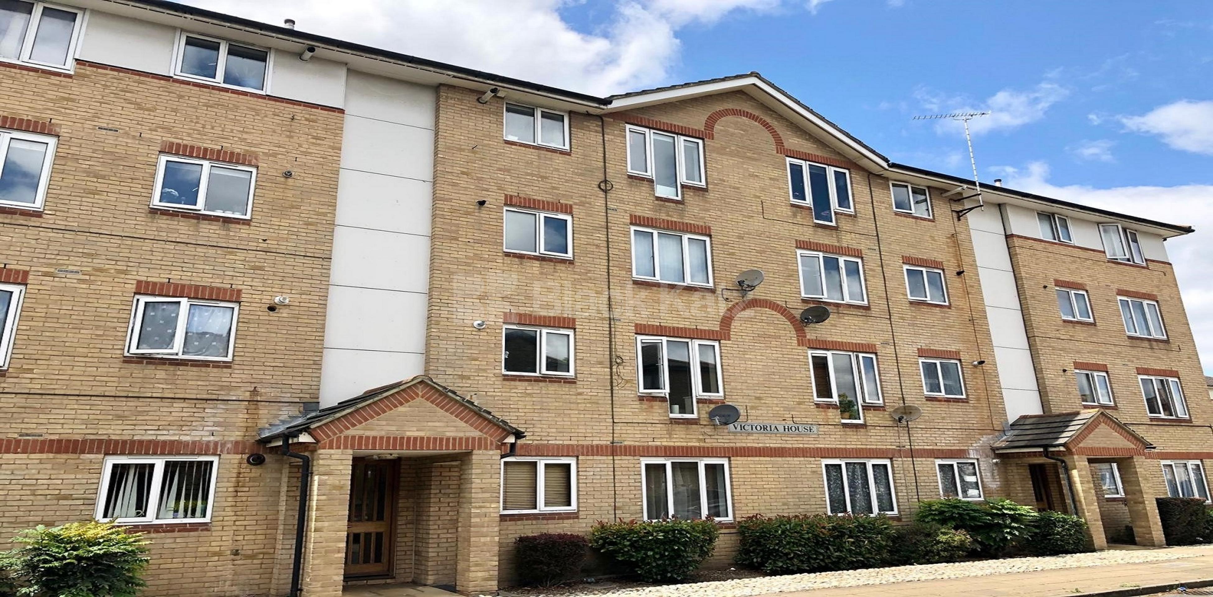 Generous apartment by the banks of the Thames  Victoria House, Enterprise Way, Surrey Quays / Canada Water SE8