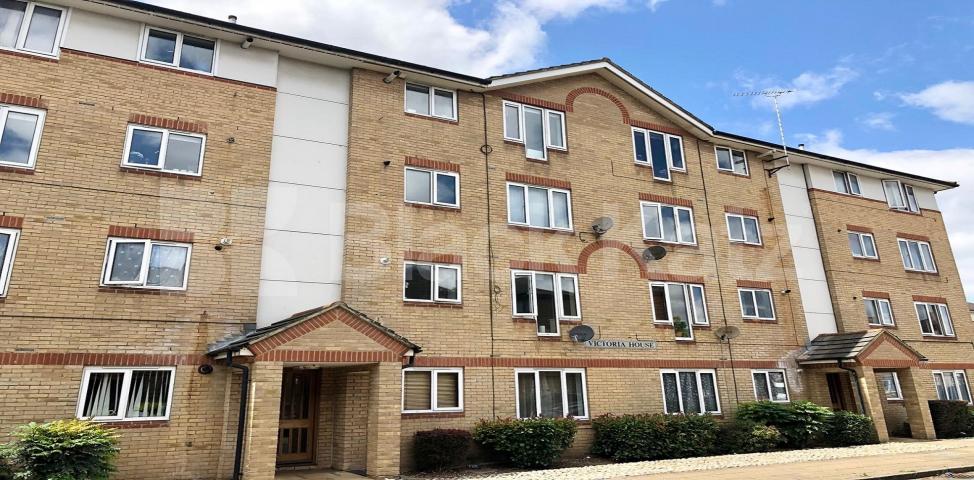 Generous apartment by the banks of the Thames  Victoria House, Enterprise Way, Surrey Quays / Canada Water