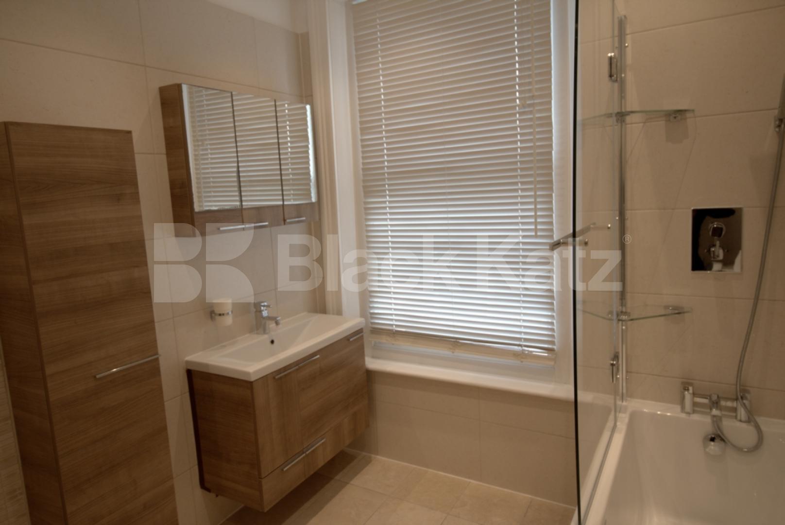 			NEW INSTRUCTION!, 3 Bedroom, 1 bath, 1 reception Flat			 Camden Road, CAMDEN