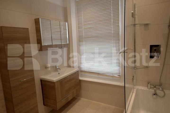 			NEW INSTRUCTION!, 3 Bedroom, 1 bath, 1 reception Flat			 Camden Road, CAMDEN