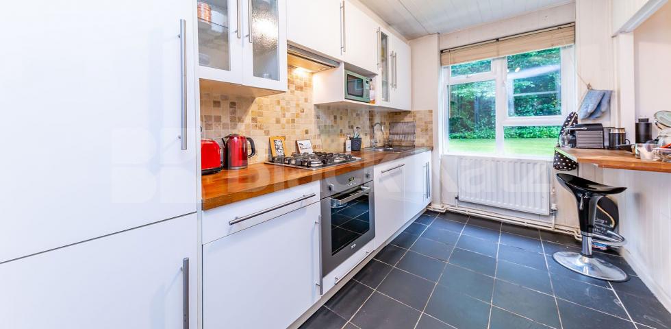 			New Instruction!, 1 Bedroom, 1 bath, 1 reception Ground Floor Flat			 Northern Heights, Crescent Road , Crouch End N8