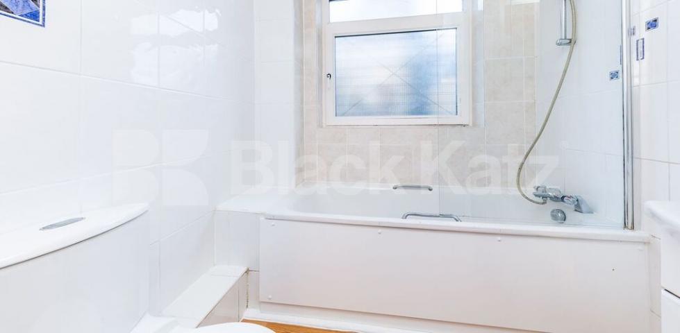 			2 Bedroom, 1 bath, 1 reception Apartment			 Crouch End Hill, Crouch End