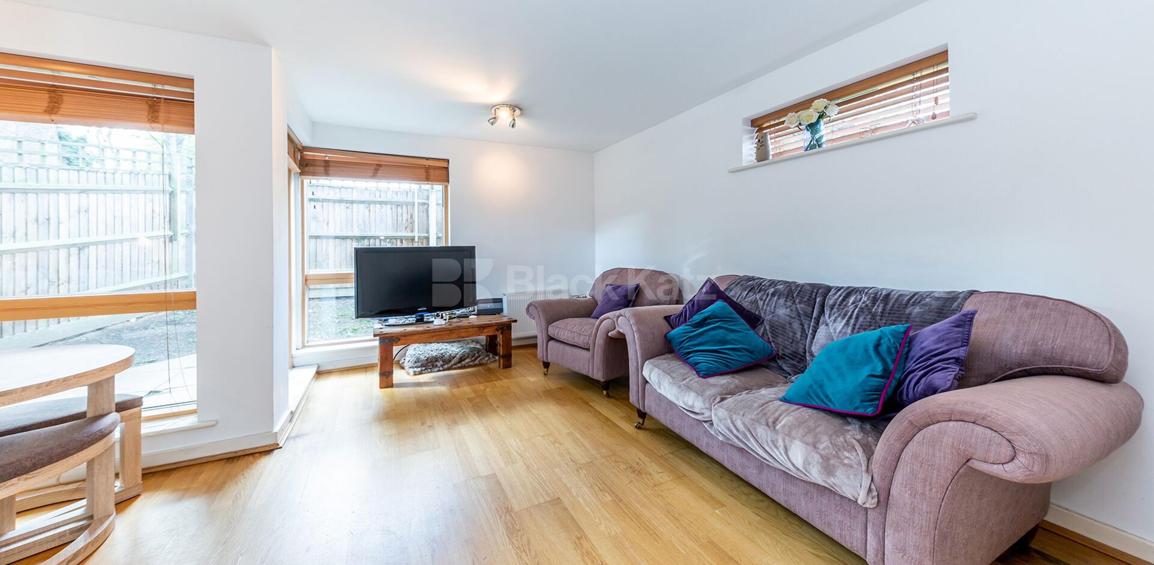 			1 Bedroom, 1 bath, 1 reception Flat			 Womersley Road, CROUCH END N8