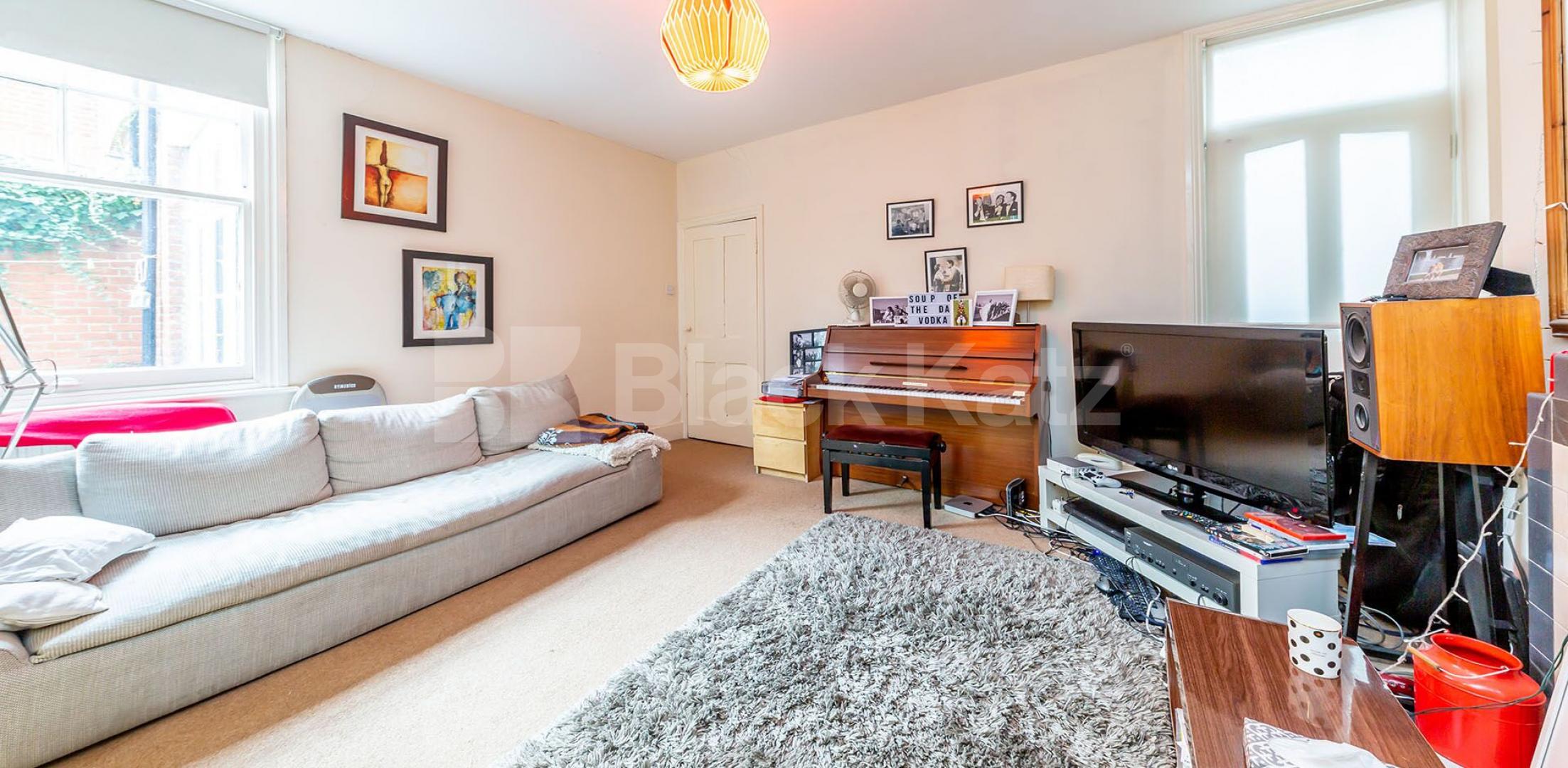 Stylish and Sophisticated 2 Bedroom Flat in Birchington Road N8