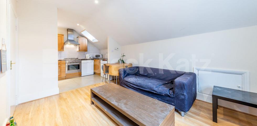			3 Bedroom, 1 bath, 1 reception Flat			 Muswell Avenue, Muswell Hill