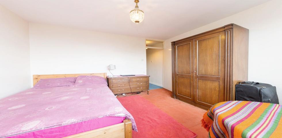 			3 Bedroom, 1 bath, 1 reception Flat			 Willesden Lane , WILLESDEN GREEN 