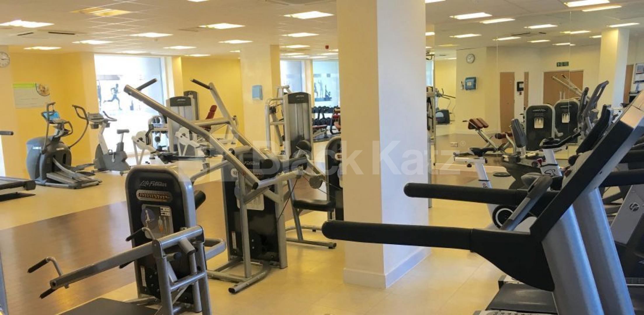 			LET  , 4 Bedroom, 1 bath, 1 reception Apartment			 Fairmont House.Albatross way., Canada Water