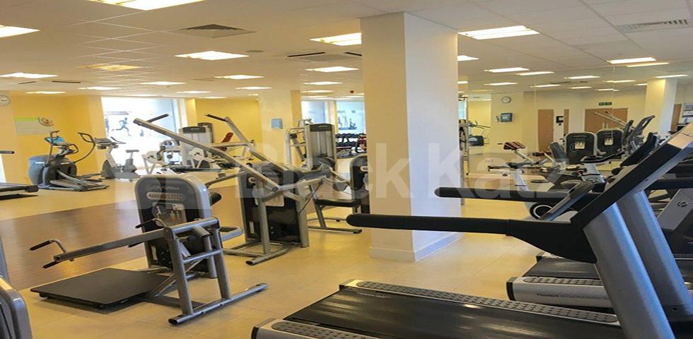 			LET , 3 Bedroom, 2 bath, 1 reception Penthouse			 Vancouver House , Surrey Quays Road