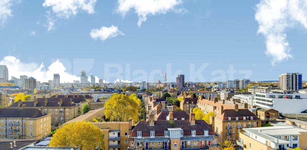 			2 Bedroom, 1 bath, 1 reception Flat			 Kingsland Road, ISLINGTON E8
