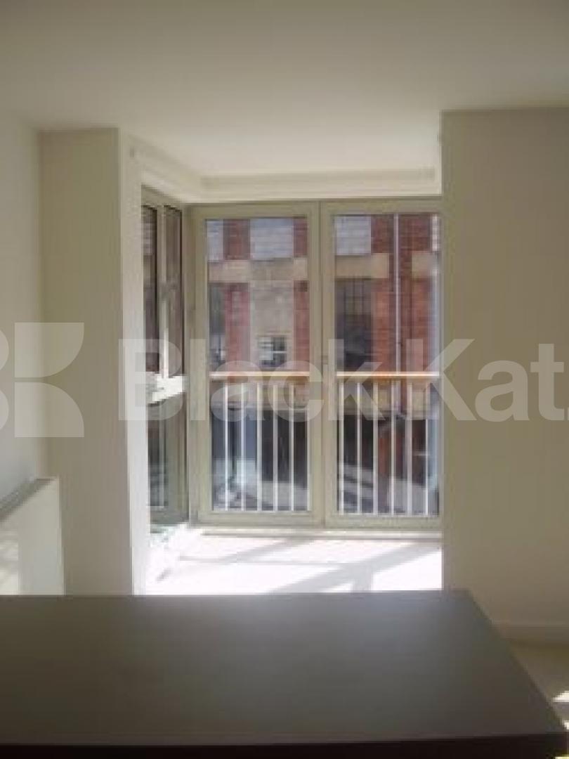 			1 Bedroom, 1 bath, 1 reception Flat			 Eden Grove, HOLLOWAY N7