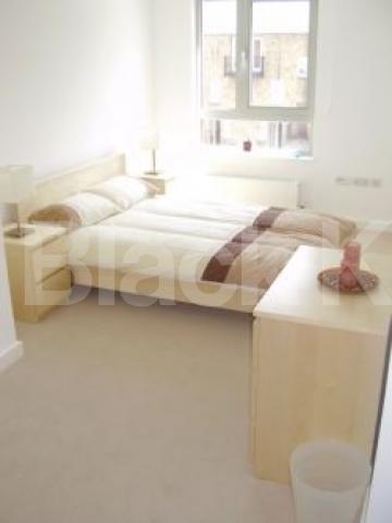 			2 Bedroom, 1 bath, 1 reception Flat			 Eden Grove, HOLLOWAY N7 x 2