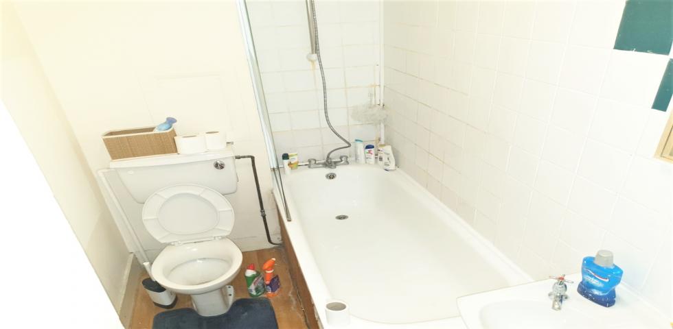 			1 Bedroom, 1 bath, 1 reception Apartment			 Claremont Road, QUEENS PARK