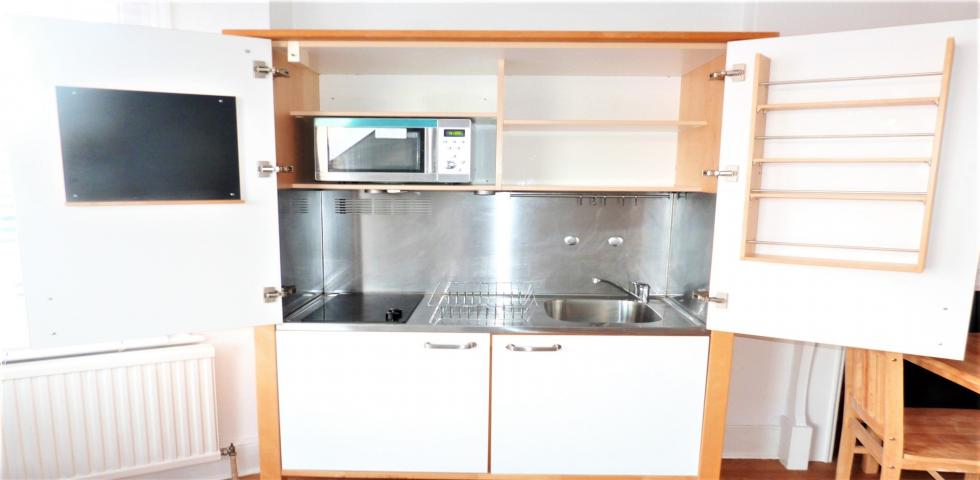 			GAS, WATER and ELECTRICITY INCLUDED, Studio Apartment, 1 bath, 1 reception Flat			 Exeter Road , KILBURN